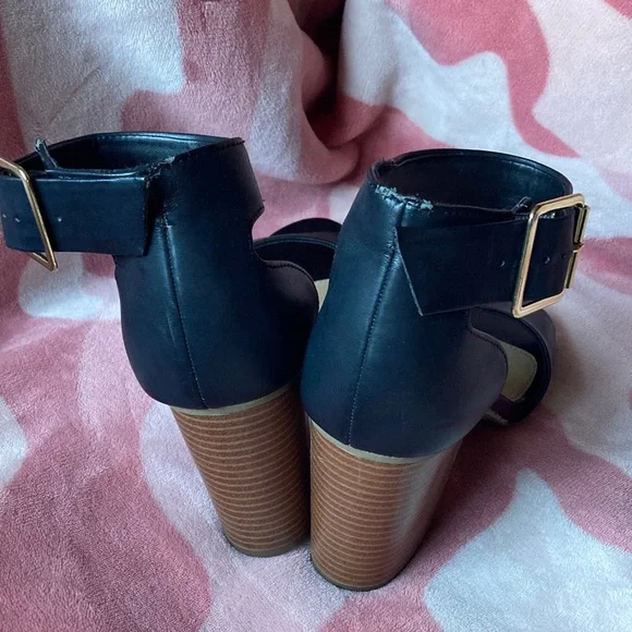 Merona Black Ankle Strap Sandals - Picture 6 of 10